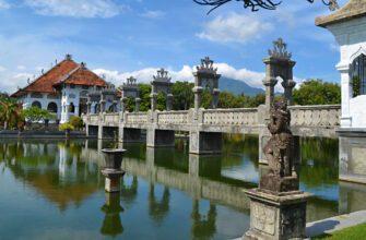 фото Водный дворец Таман Уджунг
