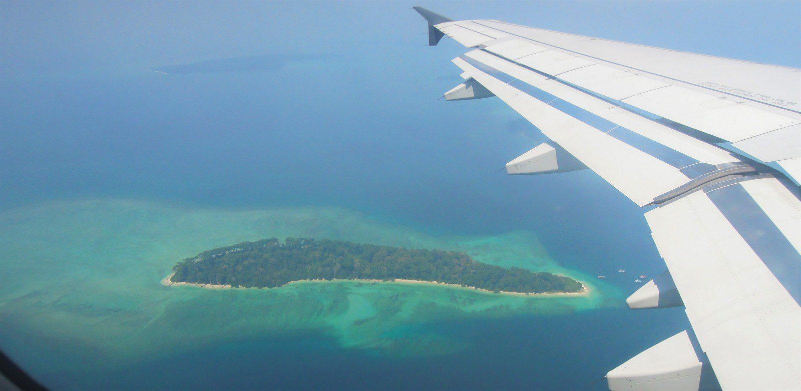 Мальдивы острова вид с самолета