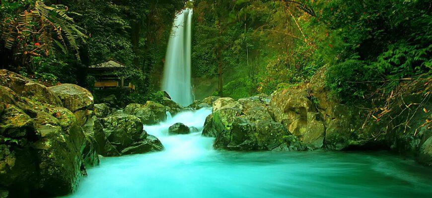 Фото водопада на Бали