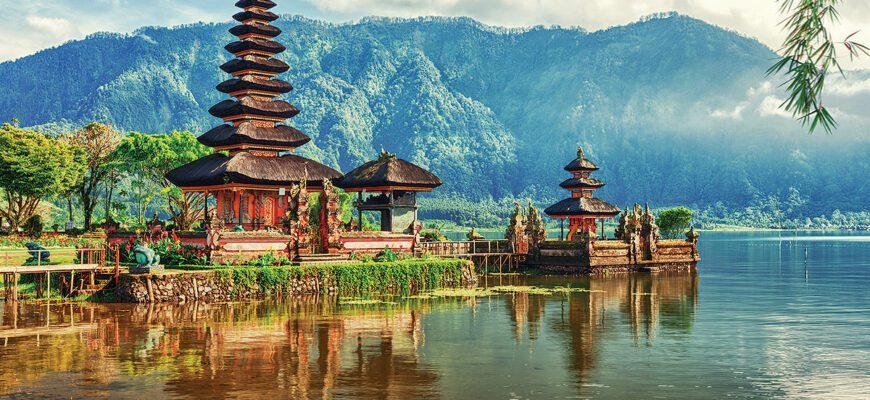Фото храма на Бали