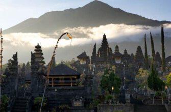 фото Храм Пура Бесаких на Бали