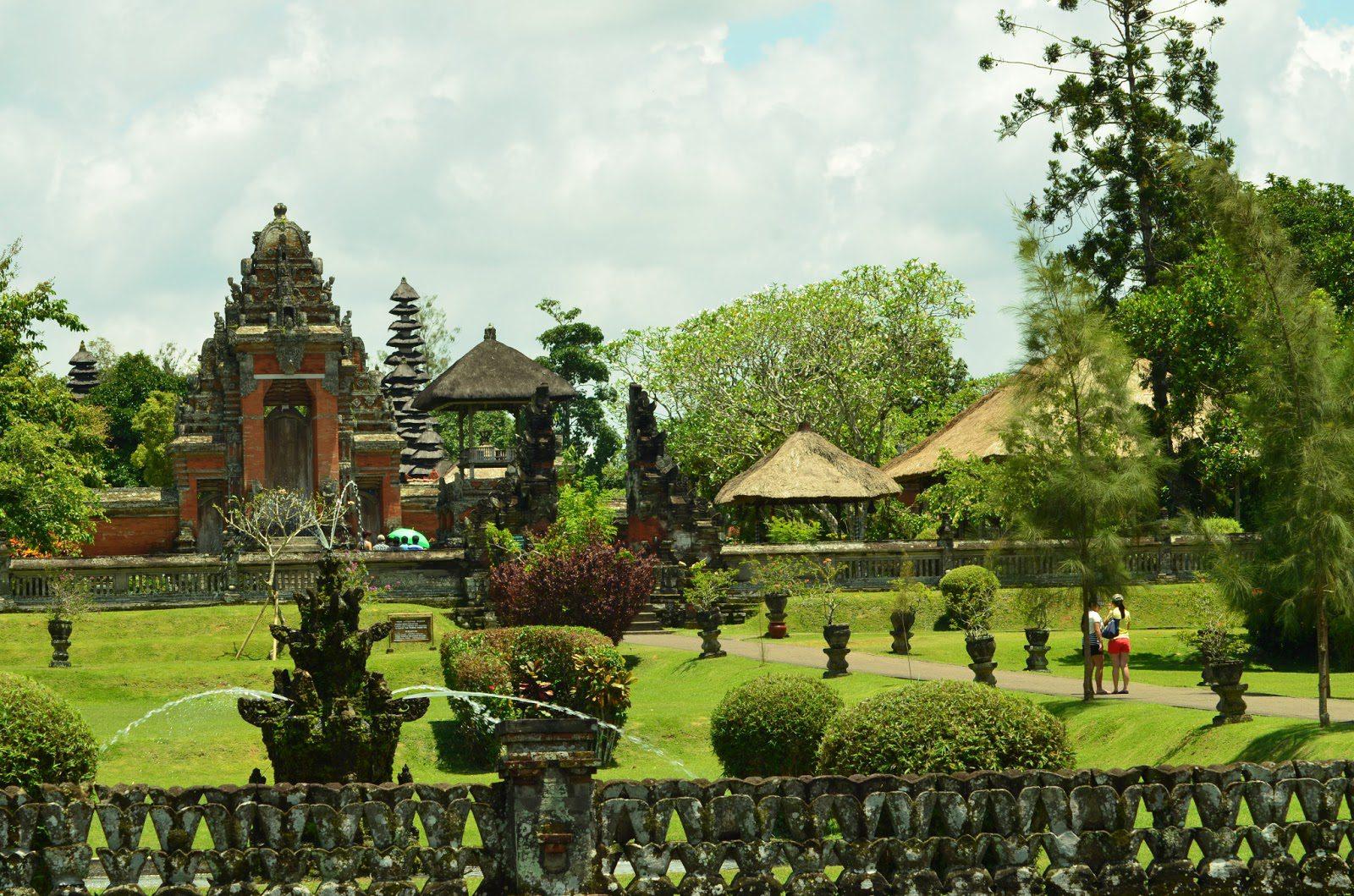 Фото храма Менгви
