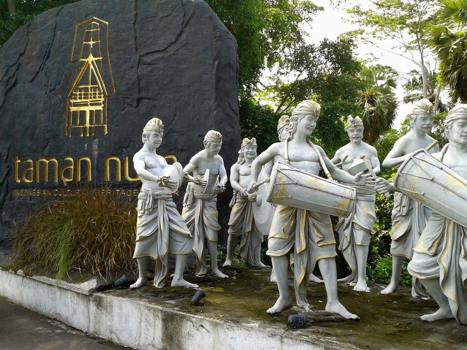 Таман Нуса (Taman Nusa)