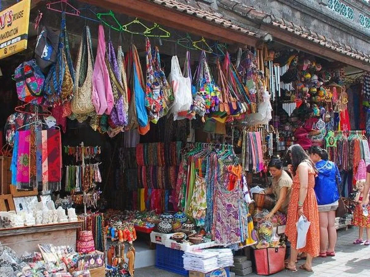 Магазины на рынке Сукавати